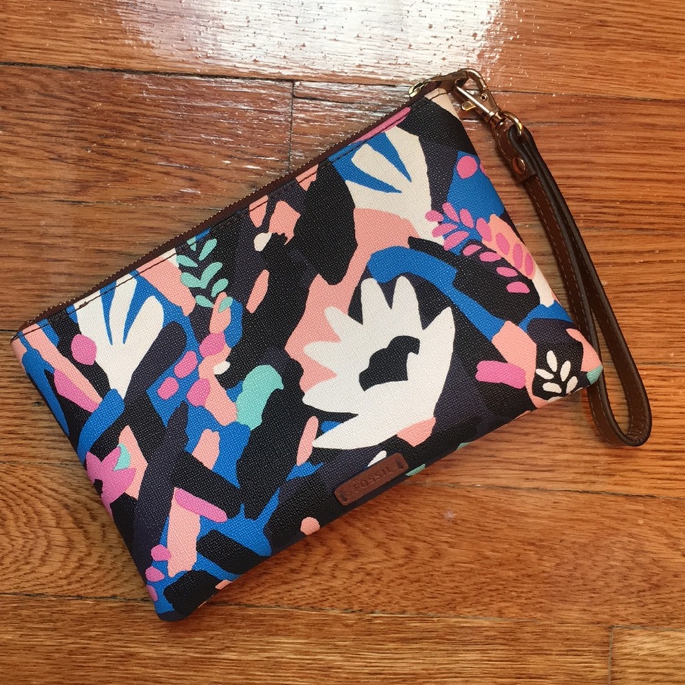 Fossil wristlet
